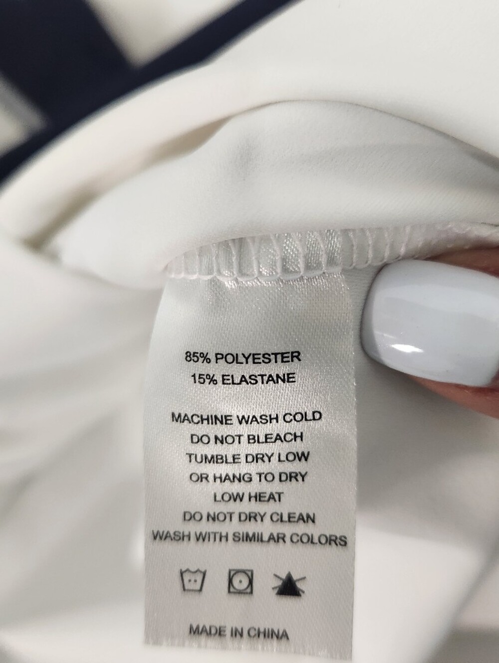 Smith &Quinn White Birdie Skirt with Navy Trim, Size Medium - Picture 5 of 7